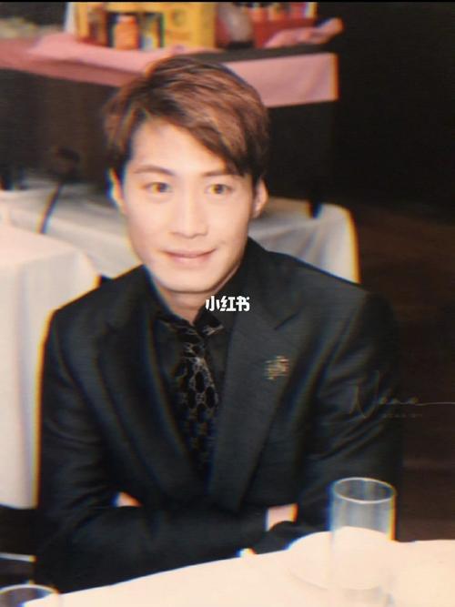 提起颜值巅峰得看97年的黄毛黎_发型_黎明_娱乐_明星