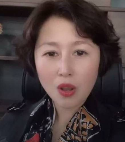 抖音流浪汉沈先生旁边的大姐是谁流浪的沈大师身边美女大姐个人资料