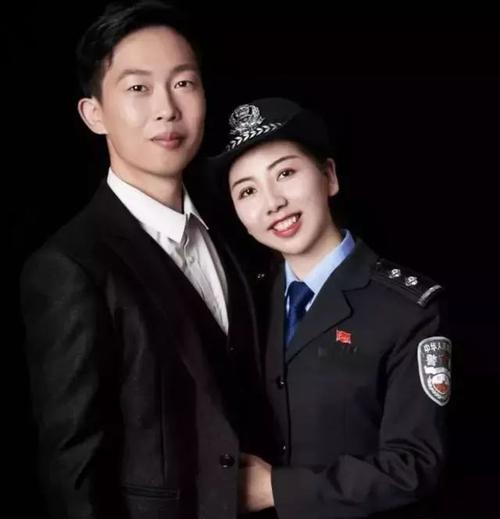 岳阳这两警察够拼,都拿结婚赌疫情