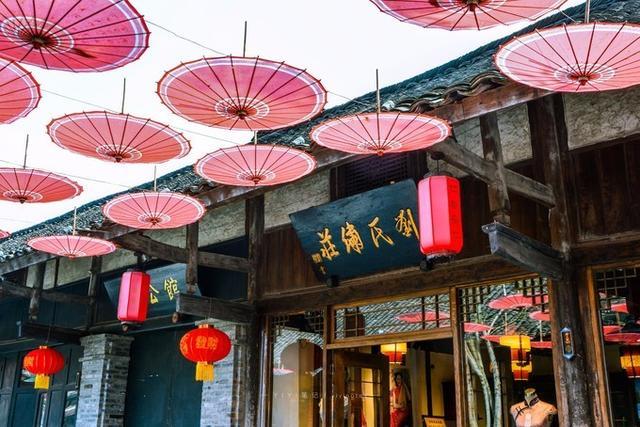 成都网红古镇,一秒穿越到民国,还有地主庄园惊呆众人!