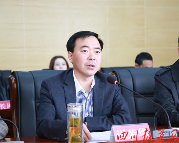 伍荣华指出,近两年,区党工委对党风廉政建设高度重视,对反腐败