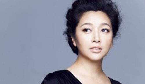 张博才首先了下磨炼钱,不过,工具却是一个比本人大10岁的女演员江珊
