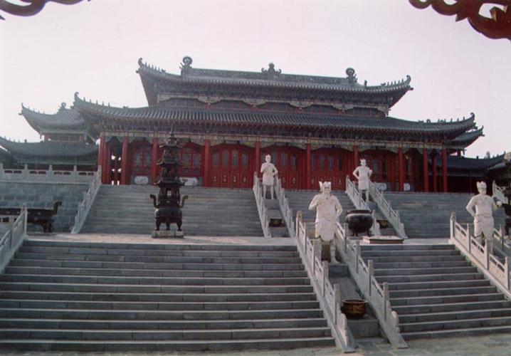 牛头山双泉寺住持释觉能,俗名王仁宣,法名释觉能,1938年生,辽宁省海城