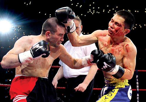 夏宇钦满身带血逼平法国拳手