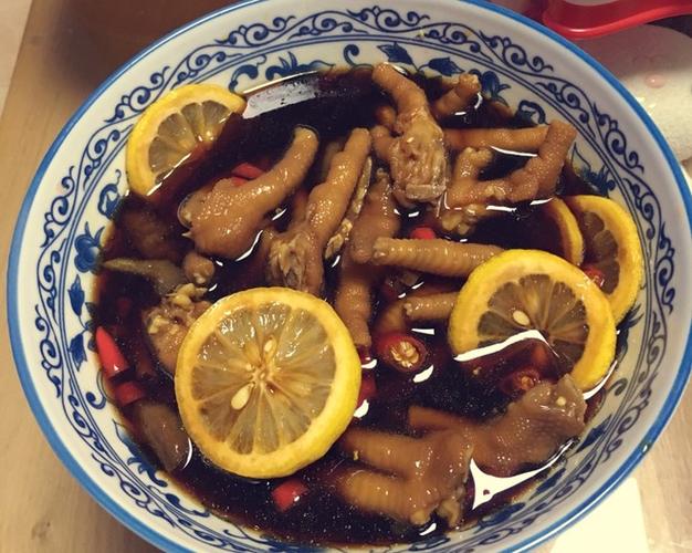 柠檬泡椒鸡爪的做法