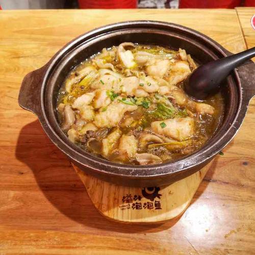 溢汁泡泡鱼.会冒泡的石锅鱼(天府三街店)