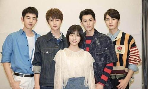 梁靖康年龄及个人资料:梁靖康沈月真的在一起了吗