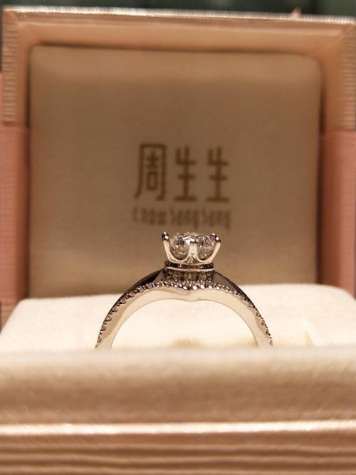 周生生伯爵小皇冠钻石戒指95_周生生怎么样_钻戒_blingbling周生生