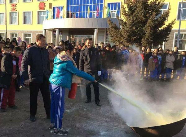 绥化望奎县先锋镇中学开展消防安全疏散演练活动