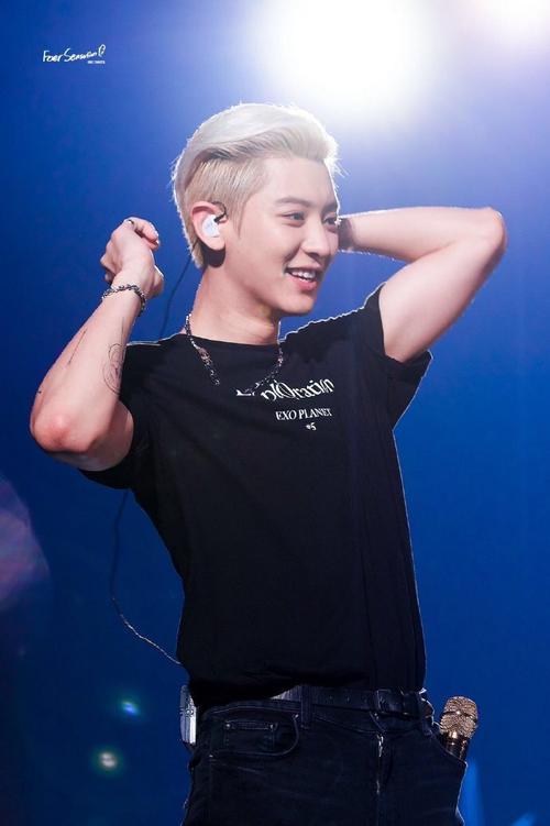 朴灿烈超话 chanyeol超话 【高清】【fever sensation】190928 五巡