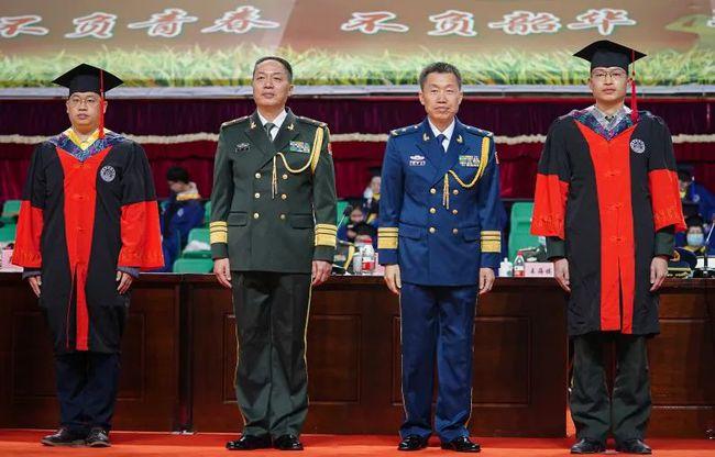 这是傅爱国首次以国防科技大学政委身份亮相.