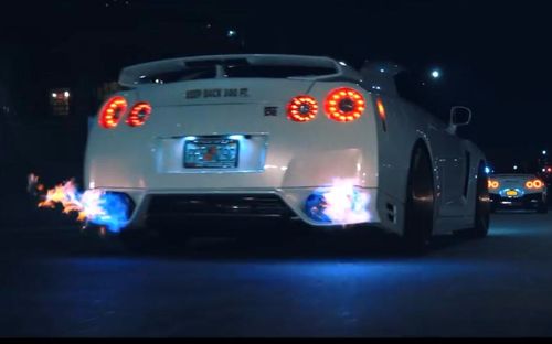 gtr35 / 白色哥斯拉 街头喷火 / nyc on fire - nissan gtr r35