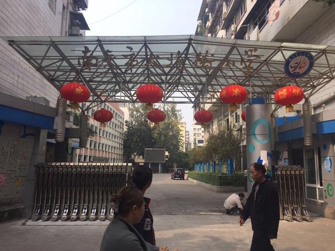 南充市顺庆区大北街小学电动伸缩门车牌识别