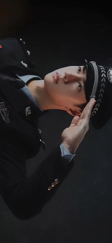 冰与火王一博帅气手机壁纸