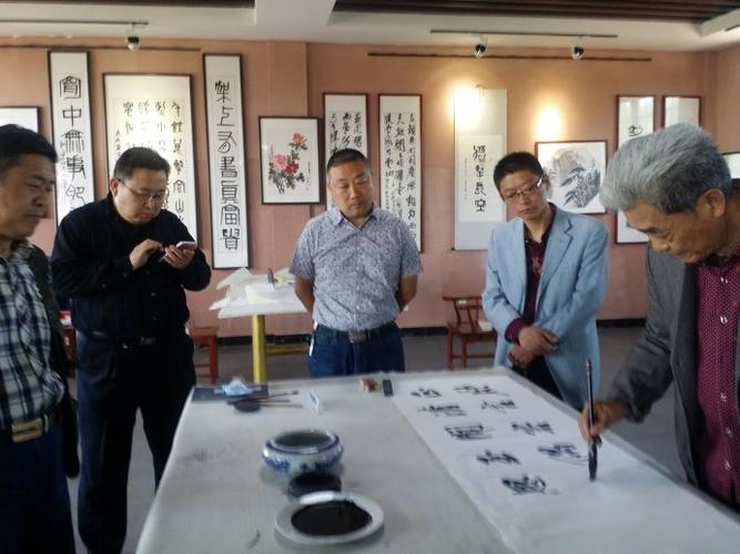 滕州市教育书法家协会走进龙阳镇李家沙土文史馆之二