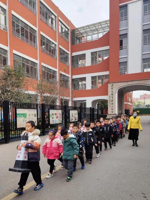 无锡市坊前实验小学健身强体从点滴做起