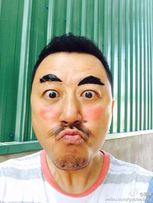 盘点明星私下搞怪卖萌照