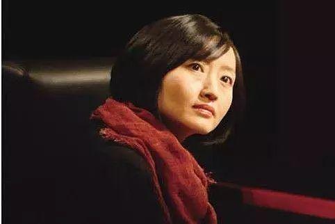 柴静 柴静,女,出生于山西临汾,毕业于中国传媒大学,记者,主持人.