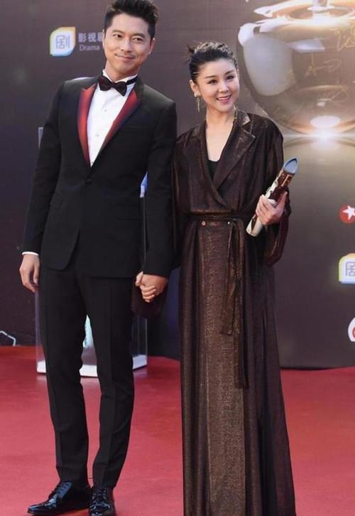 央视主持人李小萌老公李小萌携丈夫王雷亮相太恩爱