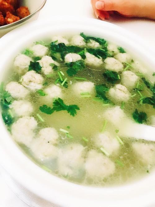 生菜汆丸子汤