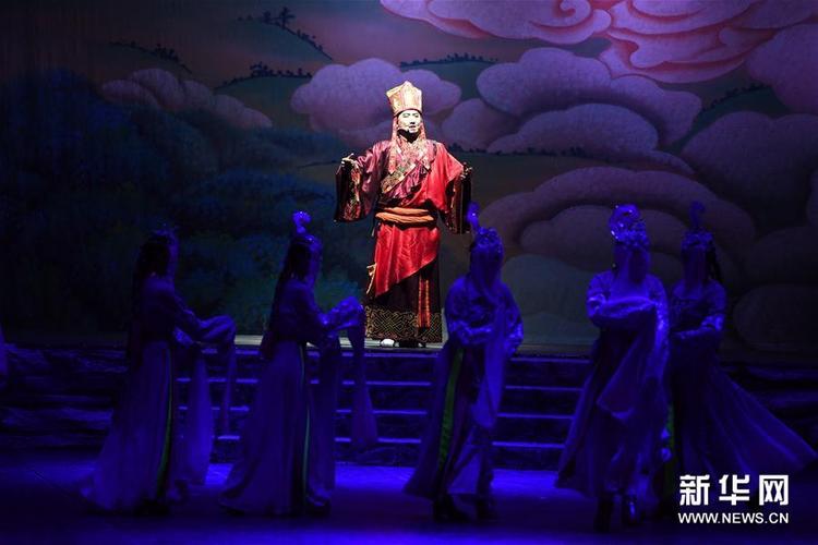 "南木特"藏戏《唐东杰布》在拉卜楞寺所在地上演