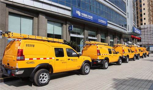 图为新配置的抢修车辆.