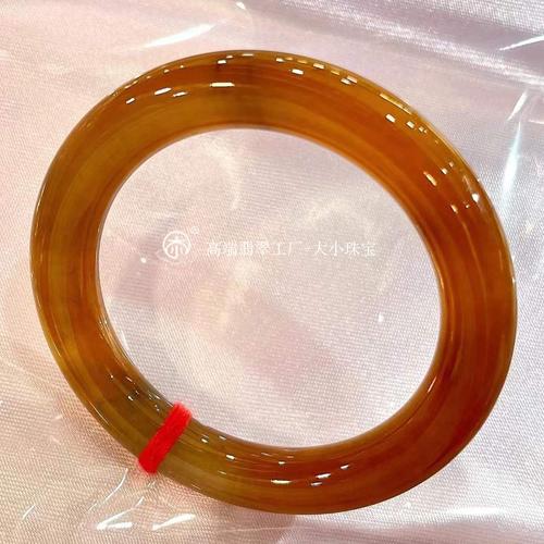 大小珠宝收藏级冰种满色红翡翡翠手镯圆条51.5老坑满红色翡翠玉镯