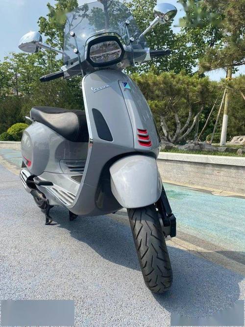 转让大贸vespa150冲刺水泥灰限量版