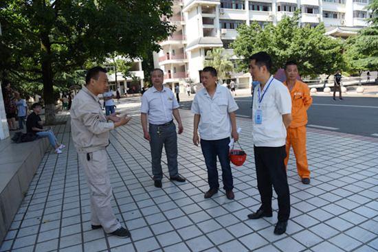 国网阆中市供电公司高考保电作最后检查