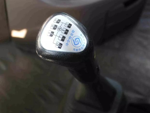 柳汽乘龙h7半挂牵引汽车