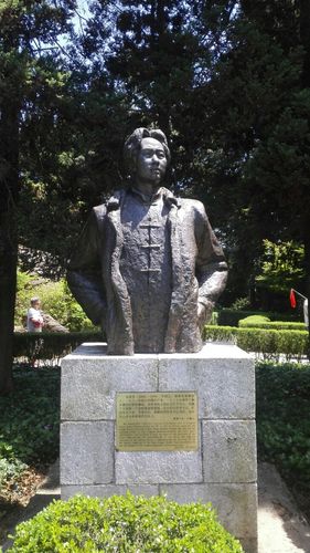 井冈山革命烈士陵园      
