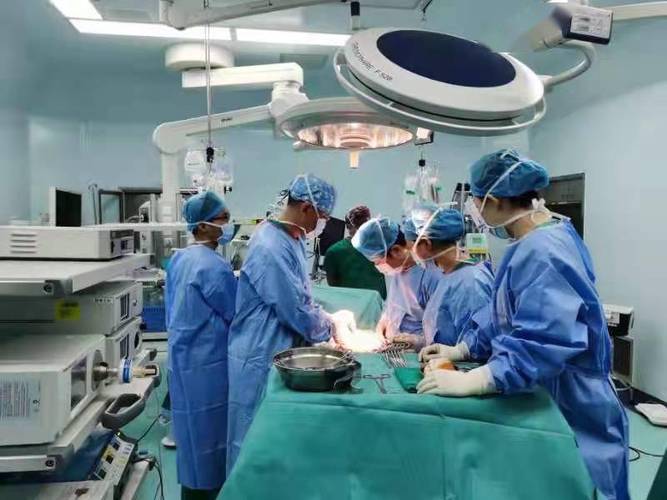 深圳60岁患者突发溃疡,全身血液几乎流光,送院急救