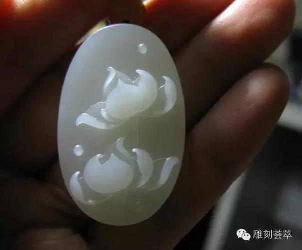 翡翠玉石雕刻经常用到荷花,到底是几个意思(玉雕素材欣赏)