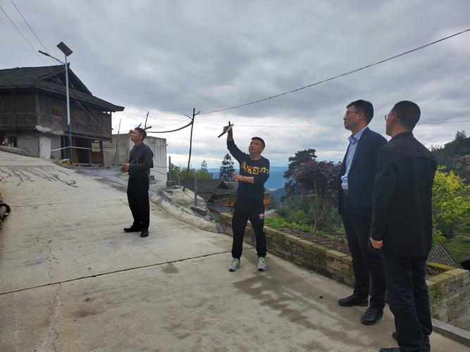 榕江县委常委常务副县长王飞带队督导检查地质灾害防治工作情况