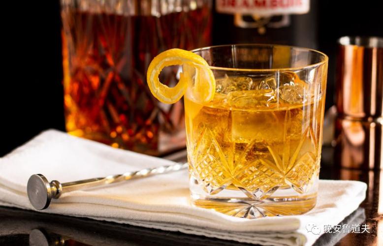 生锈钉(rusty nail)和教父(god father)绝对是超级简单又好喝的鸡尾酒
