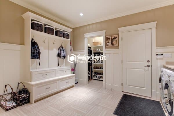 之一,按照家里的放置位置,家庭成员,装修设计风格等来考虑购买鞋柜