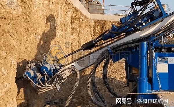 自钻式锚杆施工有哪些工艺要求?|钻机|注浆|钻头_网易