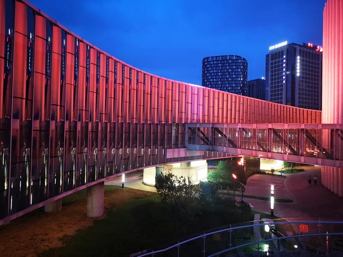 夜拍西施大剧院外围