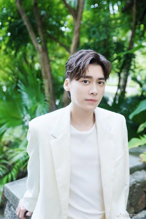 李易峰与鹌鹑蛋撞衫##李易峰撞衫鹌鹑蛋