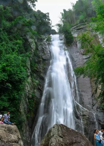 余姚四明山白水冲瀑布