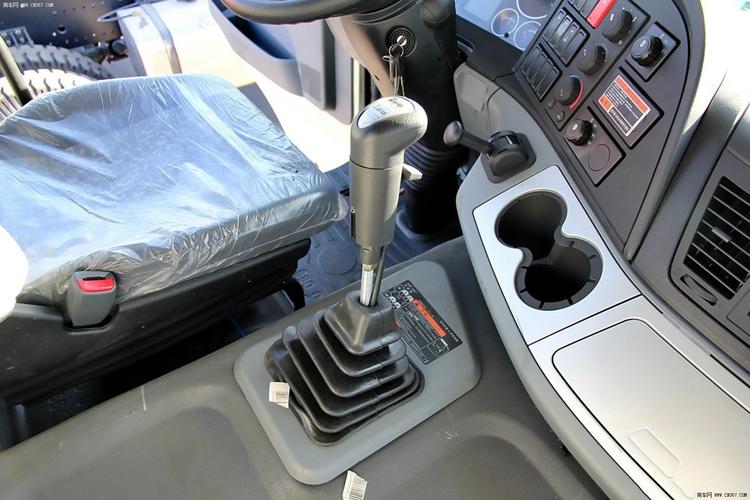 北奔v3 重卡 336马力 8×4 自卸车 nd1310dd5j7z00