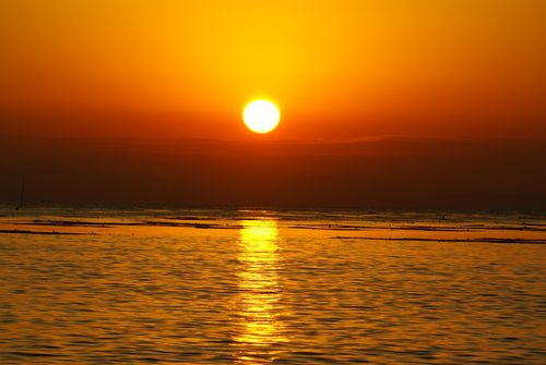 高像素早晨出升的太阳图片一张-商品图片处理-照片