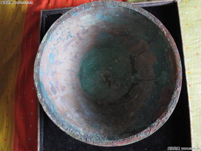汉代铜盆一对