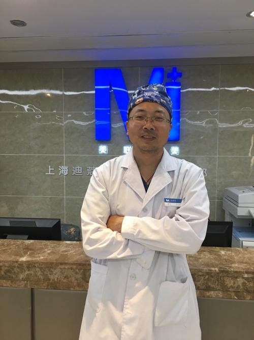吴洪伟是上海迪蔻医疗美容门诊部整形外科医生.
