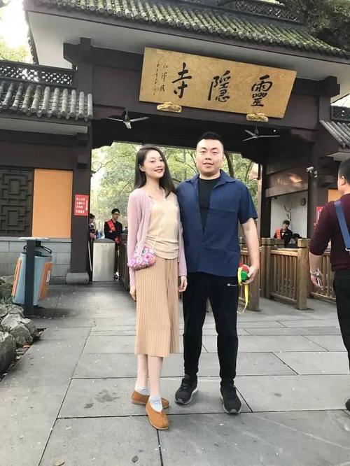 晚晚老公林瀚,长相神似《武林外传》李大嘴,red三代,富二代,家里是真