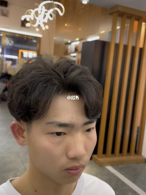 三七纹理烫_男士发型_韩式三七分_时尚_发型