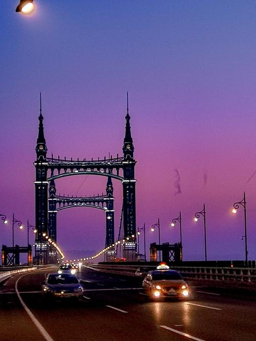 哈尔滨阳明滩大桥上的夜景