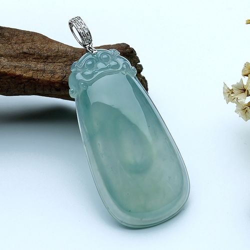 q1649 18k金扣冰种蓝水翡翠福瓜吊坠 13.6克