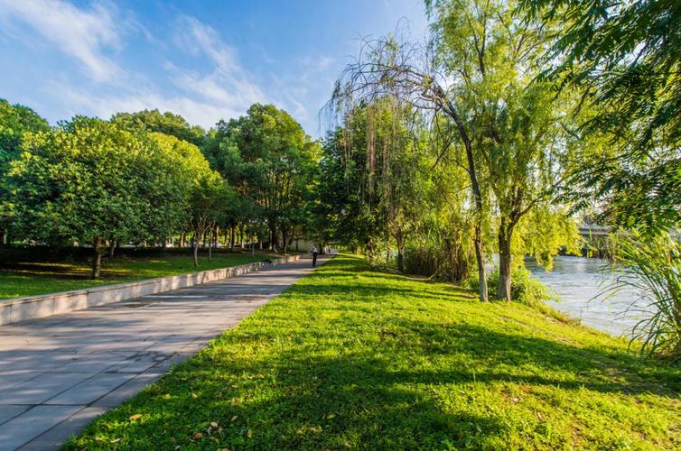 天府绿道今年突破5000公里 "夜游锦江"开通10公里线路