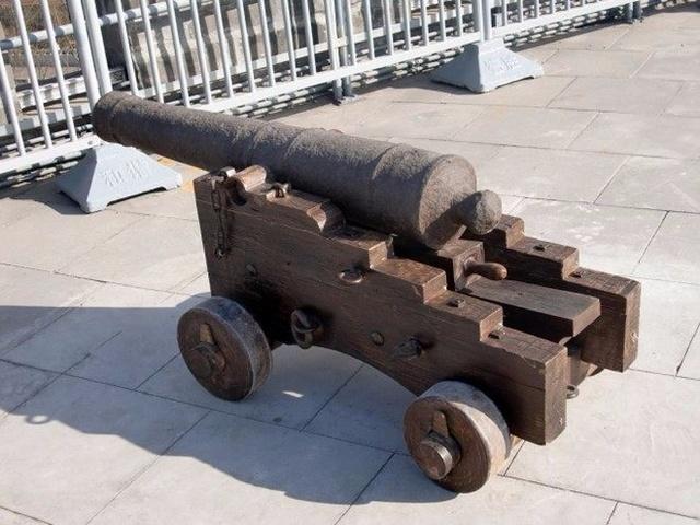 中国古炮 北京德胜门的古代火炮